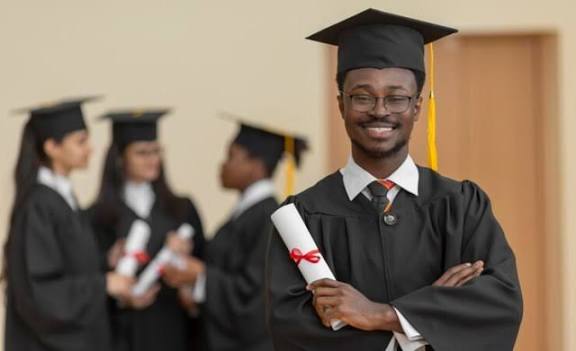Clicks Foundation Bursary 2026: How to Apply, Requirements & Benefits